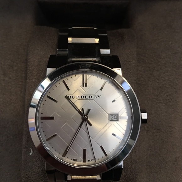 Burberry watch - Picture 7 of 8